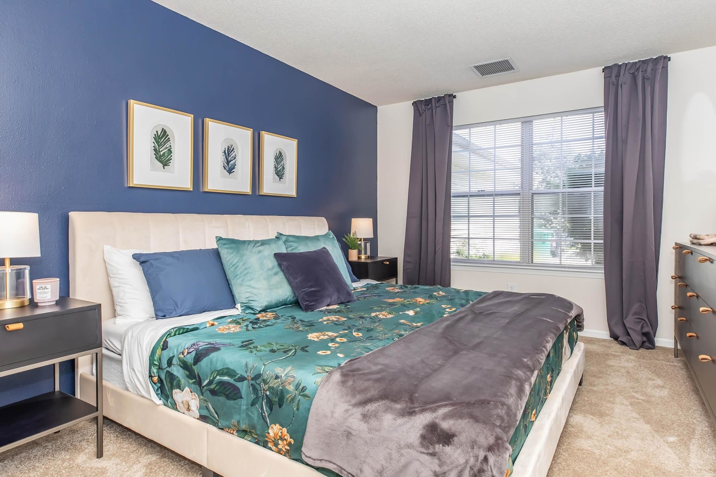 Ravinia Apartments Image 3