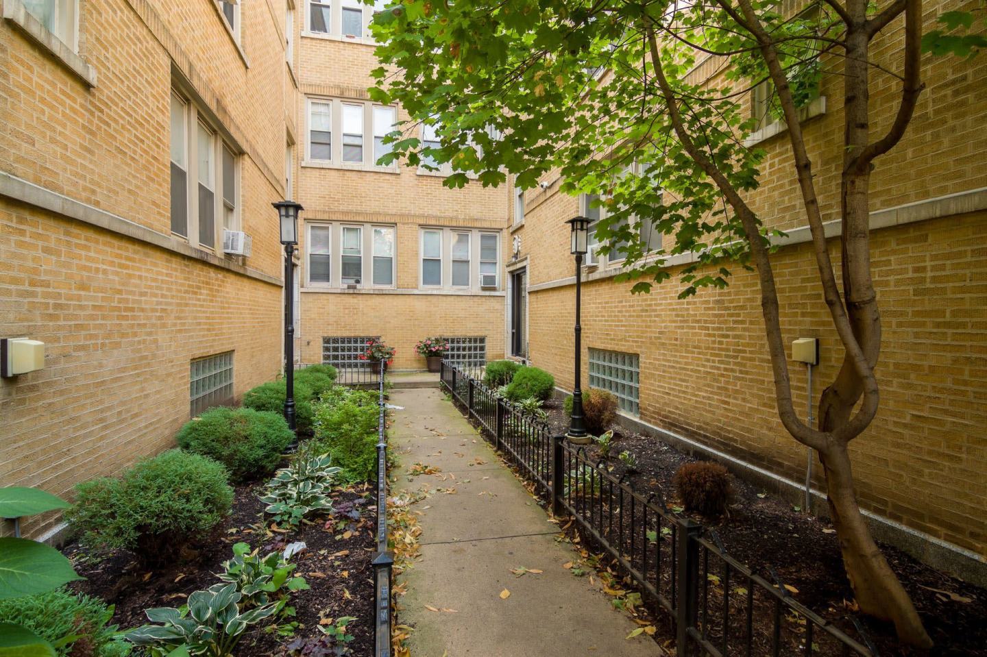 4433 West Fullerton Avenue Image 22