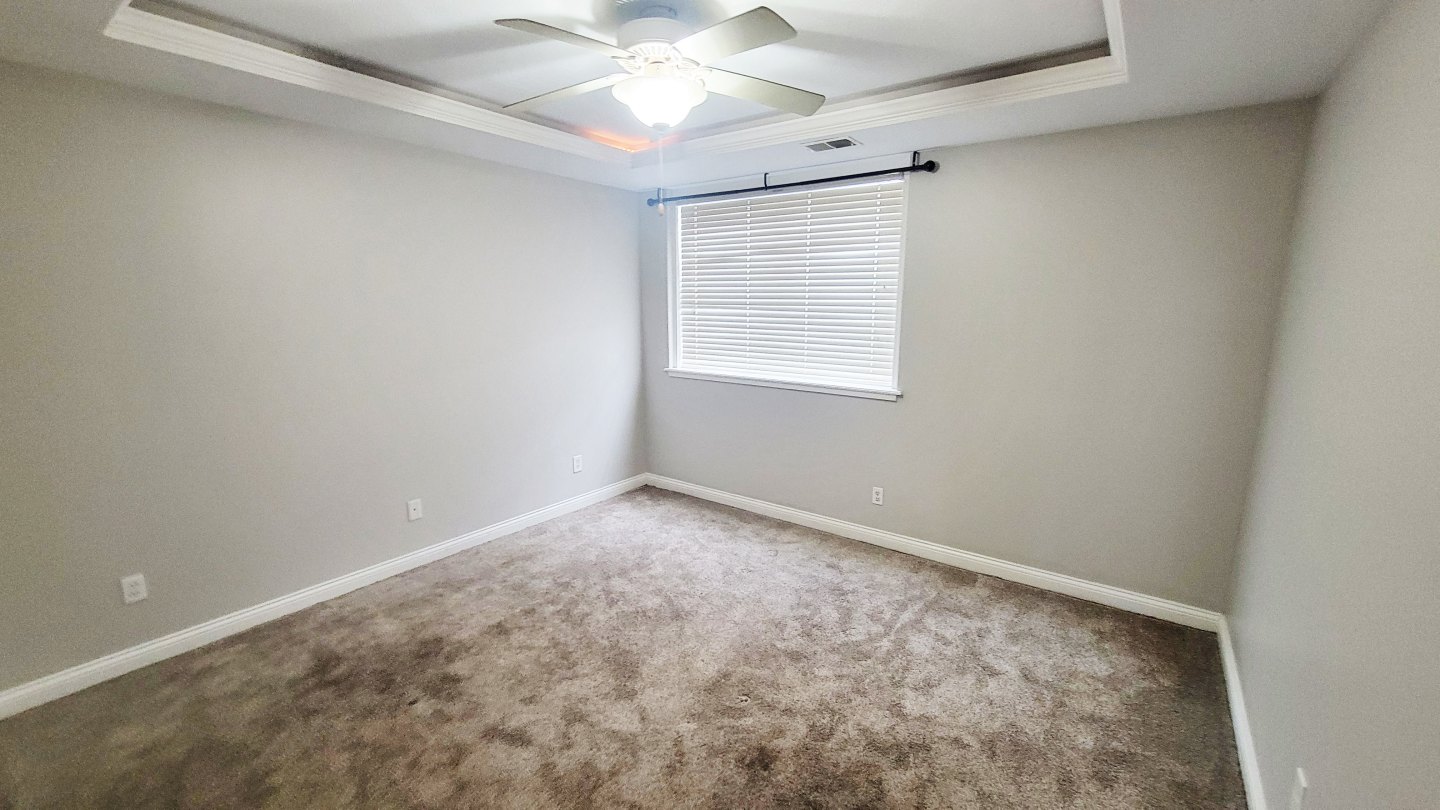 Suites on 933 Image 1