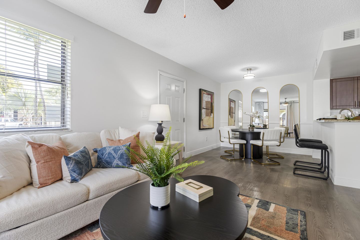 Alvista Hollywood Image 23