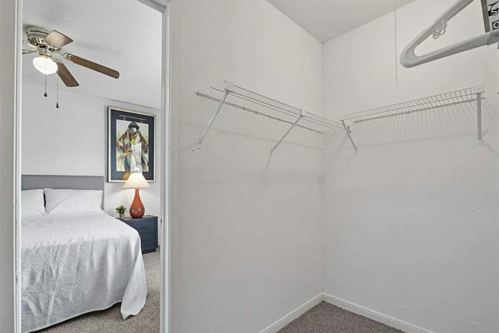 Toro Place Image 17