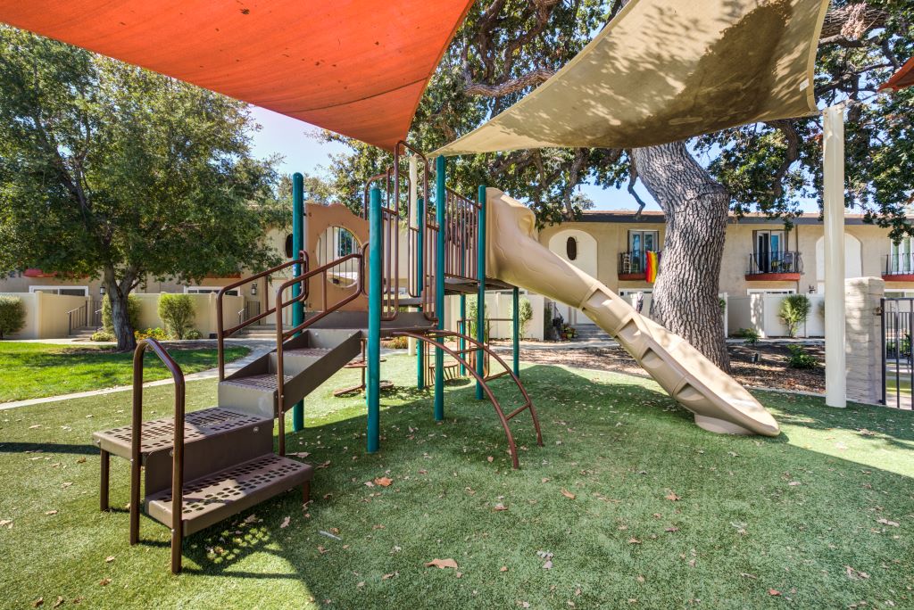 The Meadows at Westlake Village Image 20
