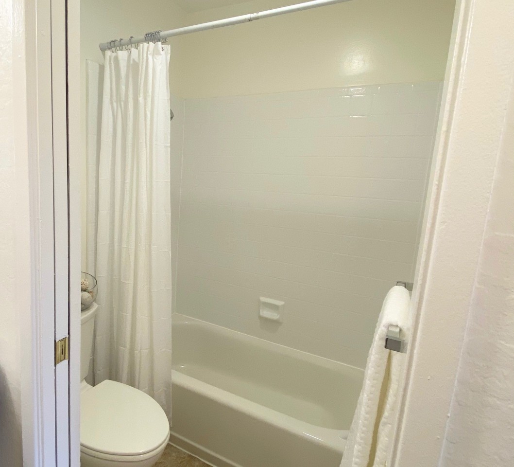 Lakeview Apartments Image 6