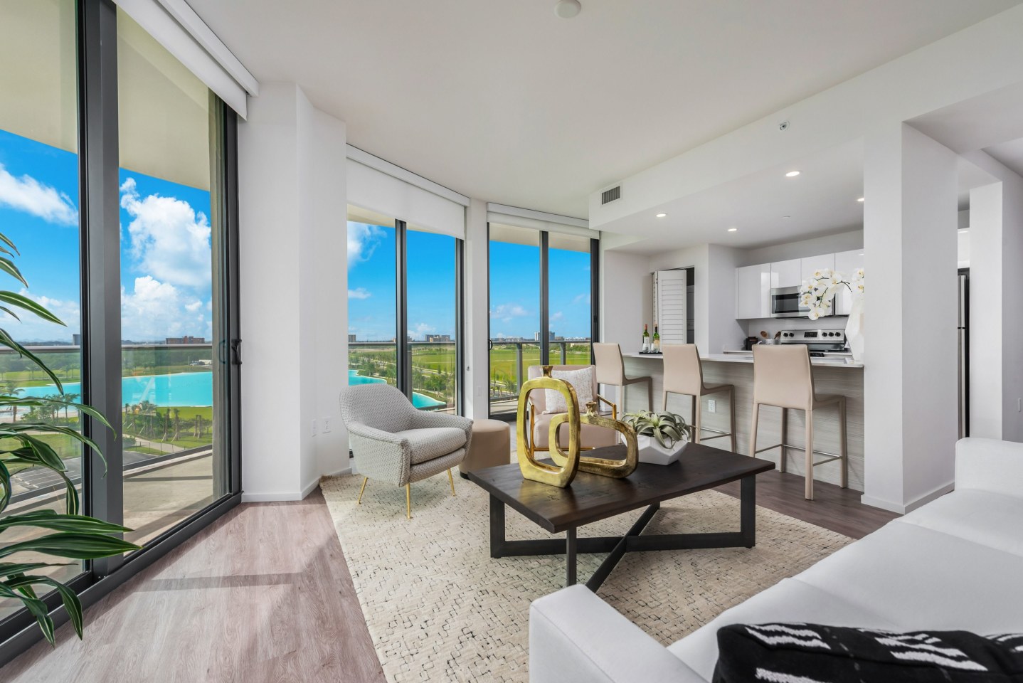 SoLe Mia Rentals Image 6