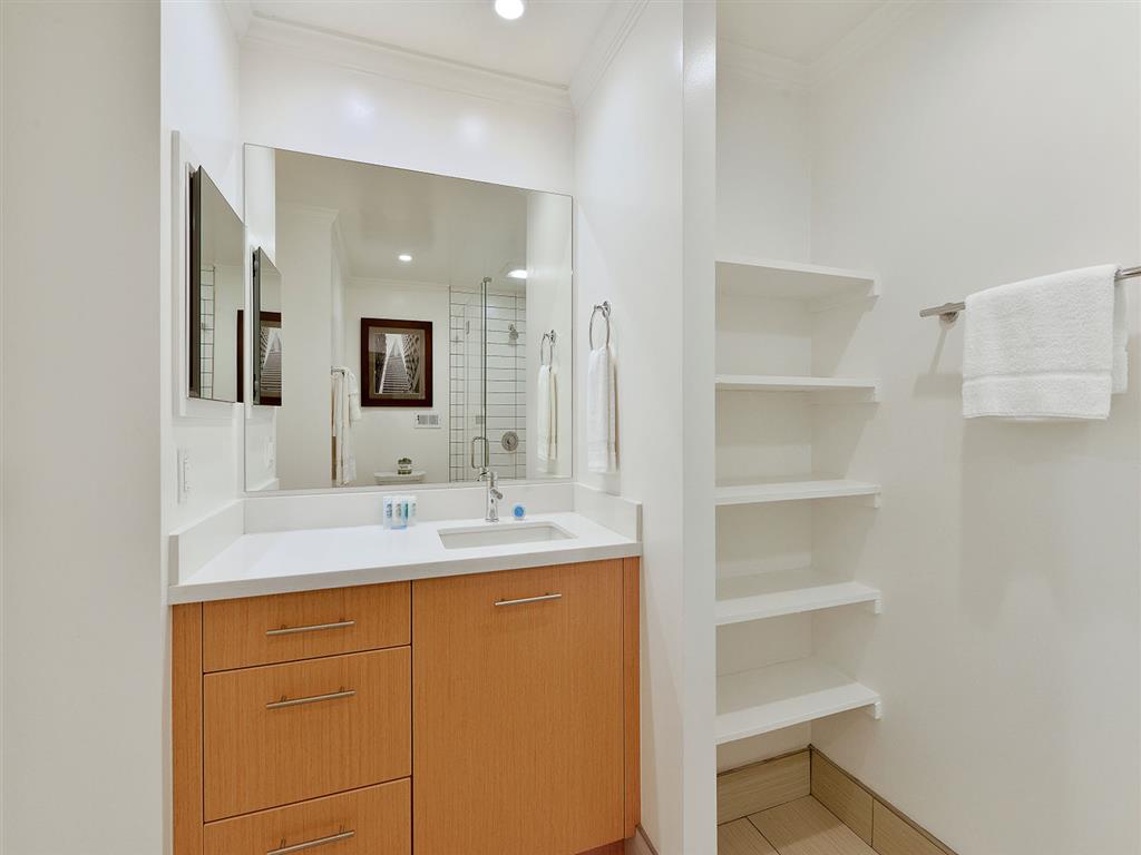 Nob Hill Tower Image 22
