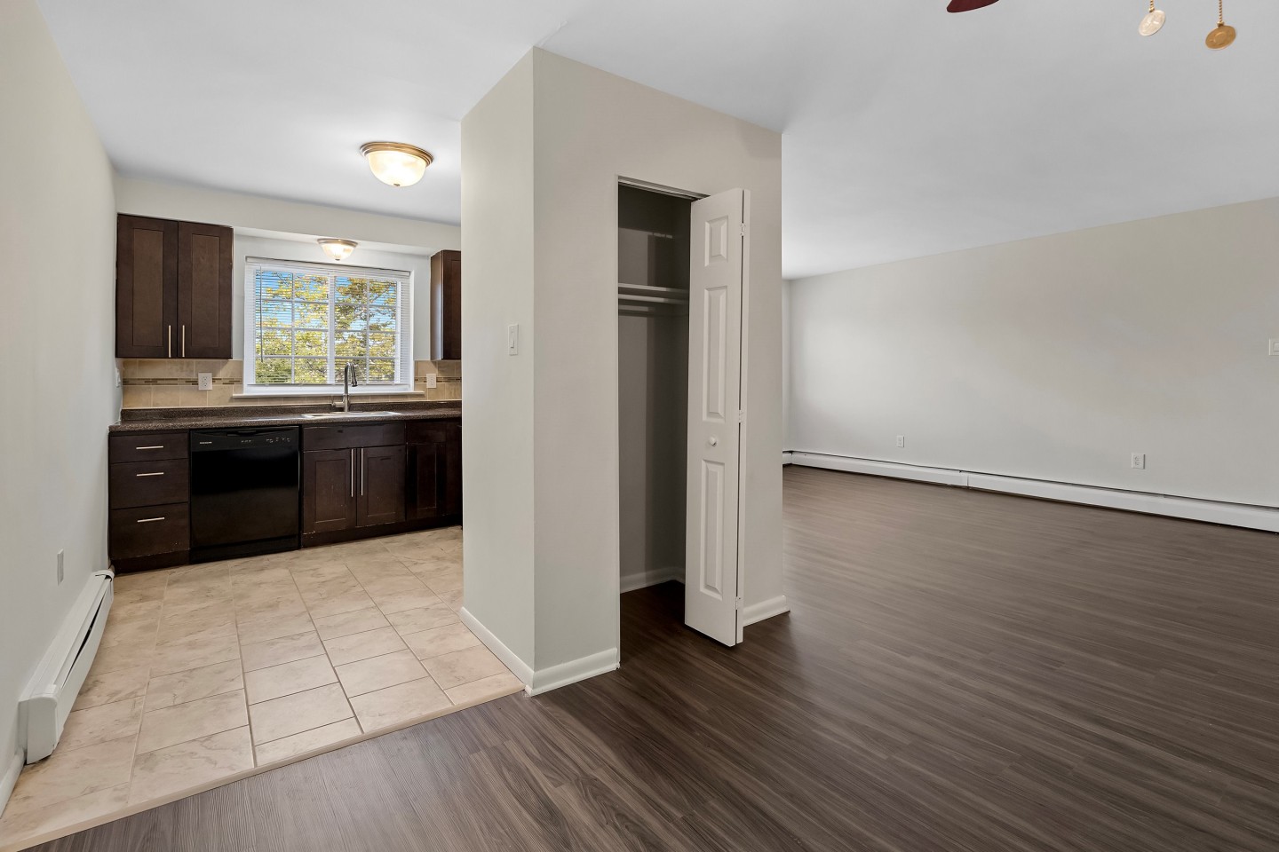 Carriage House Apartments Image 17