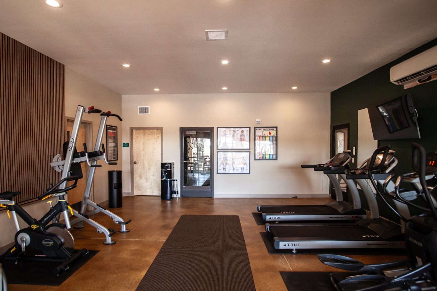 Wintergreen Luxury Apartments Image 4