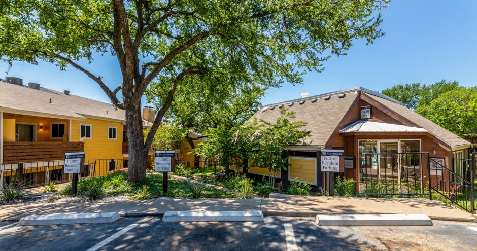 Flintridge Apartments Image 17