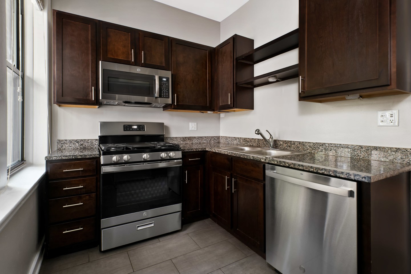 429 West Melrose Image 4