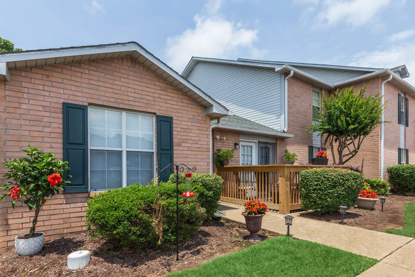 Whispering Oaks Apartments Image 1