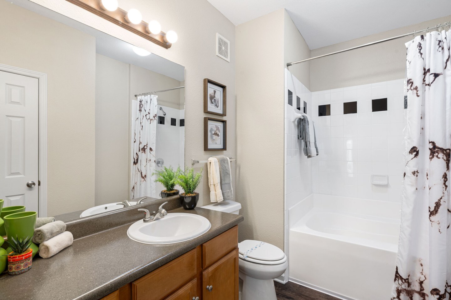Villas at Houston Levee West Apartments Image 32