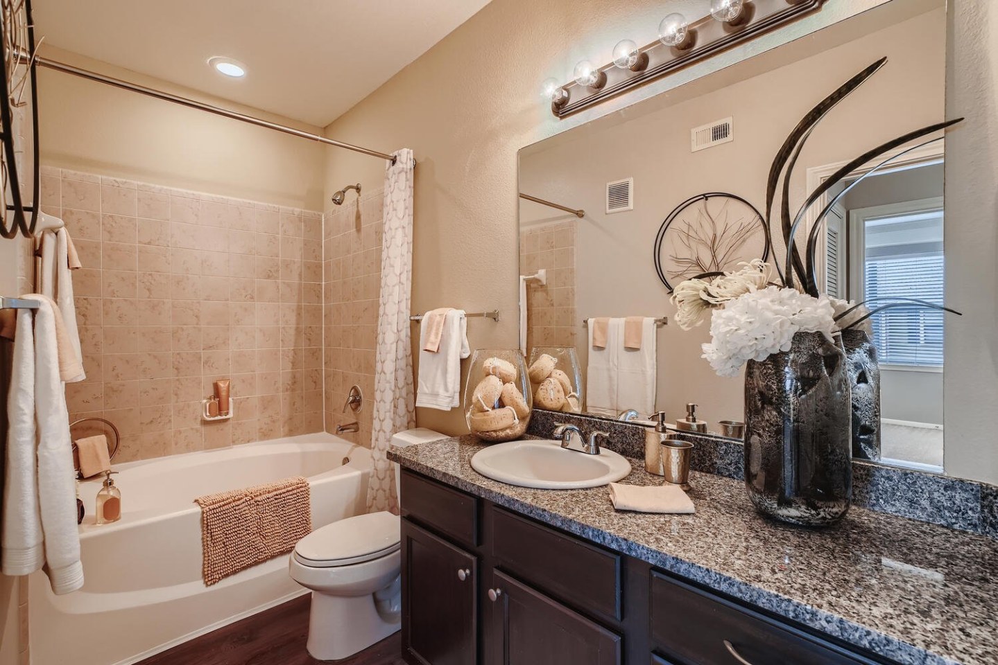 Grand Villas at Katy Image 41