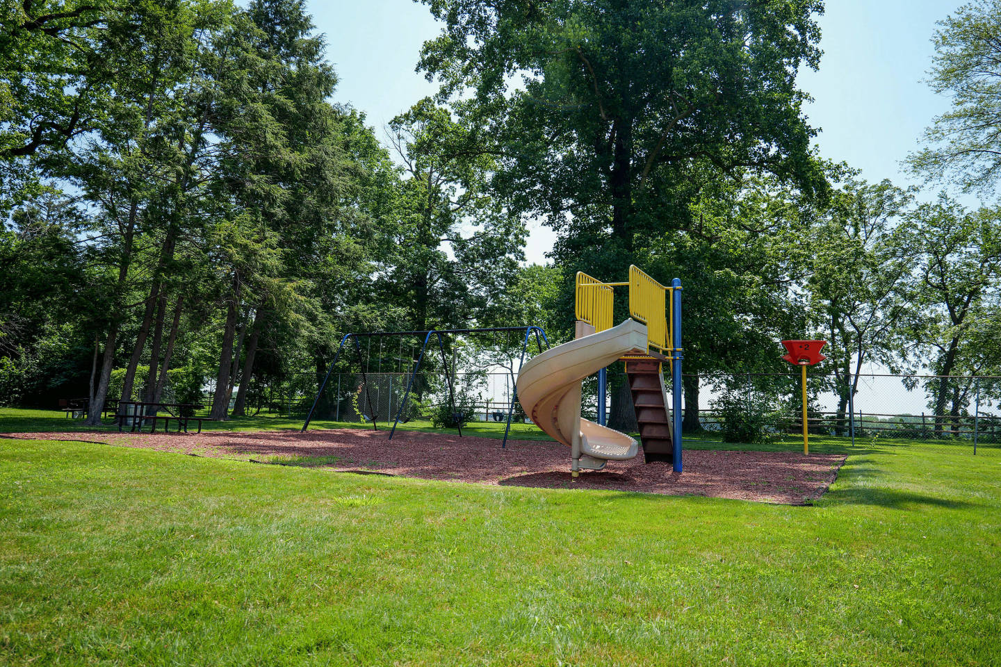 Delaire Landing Image 51