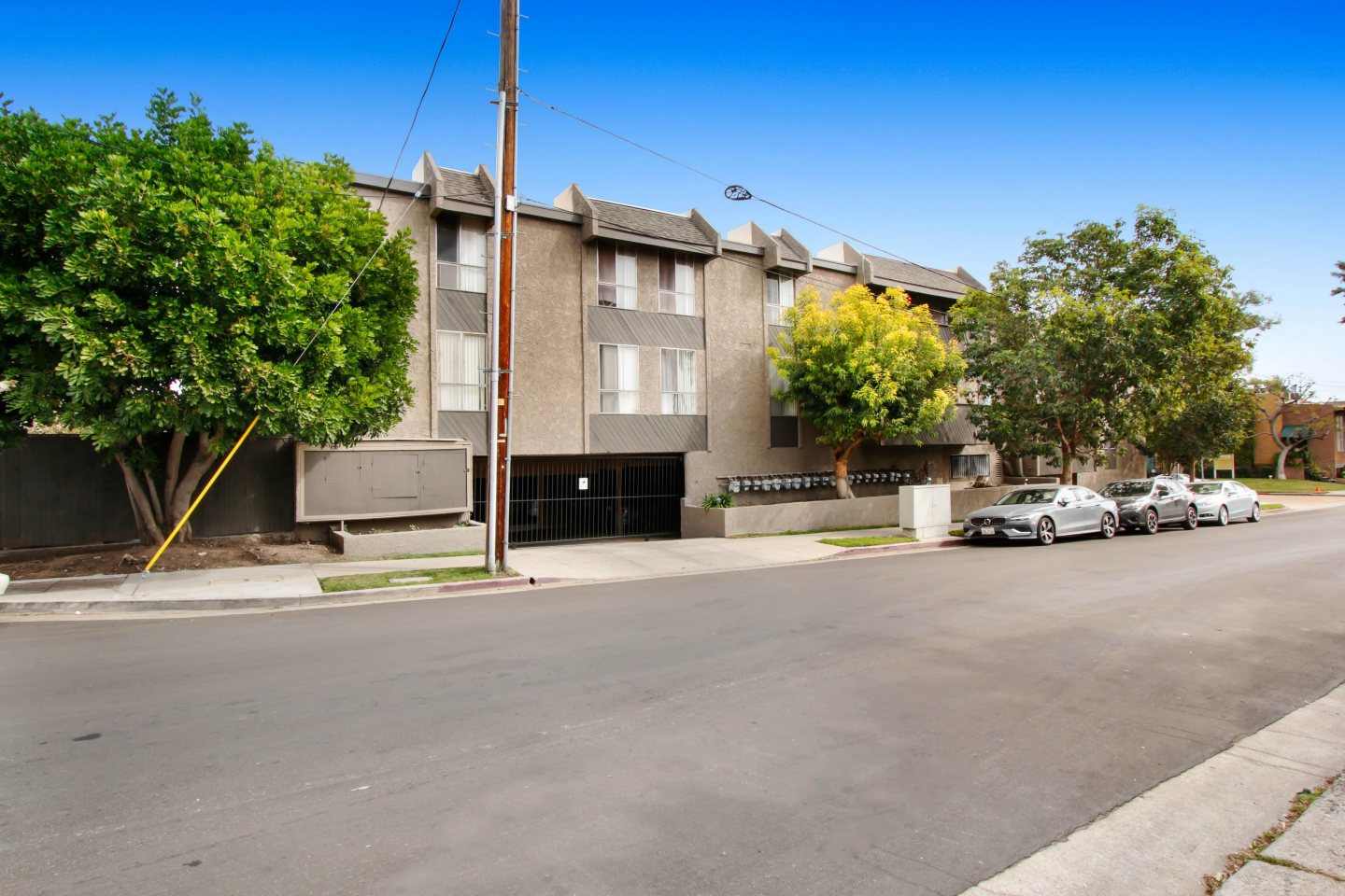 10795 Woodbine Apartments Image 6