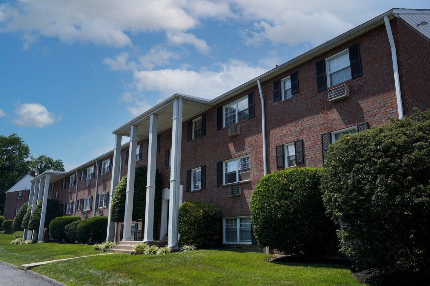Goshen Manor Image 14