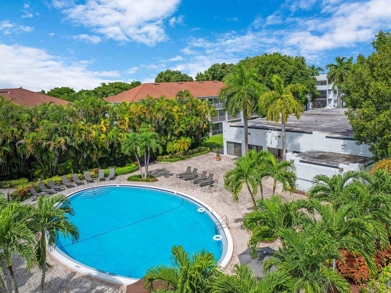 The Luxe at Boca Image 2