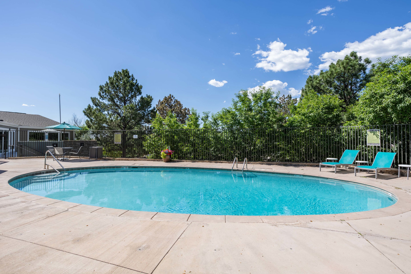The Knolls at Sweetgrass Apartment Homes Image 2