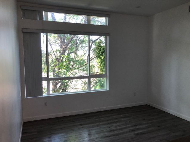 6844 WOODMAN AVE Image 12