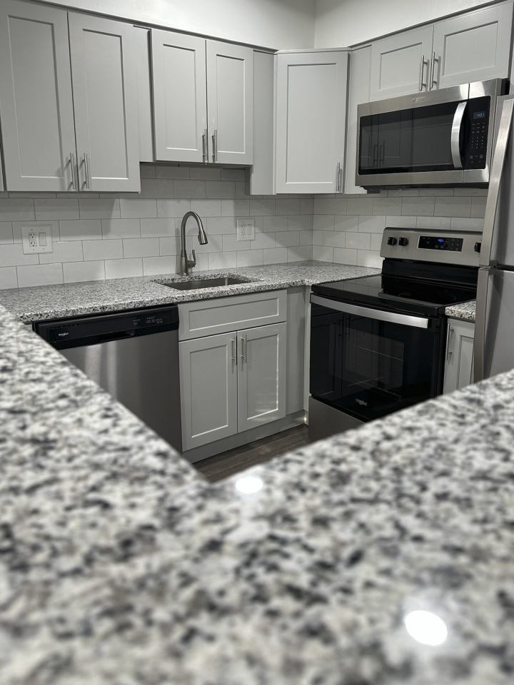 Tysons Glen and Devonshire Square Apartments & Townhomes Image 21