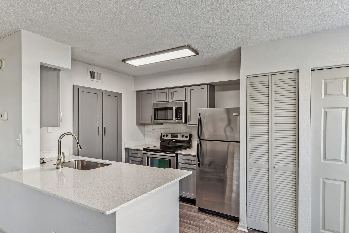 Summerlake Apartments Image 4