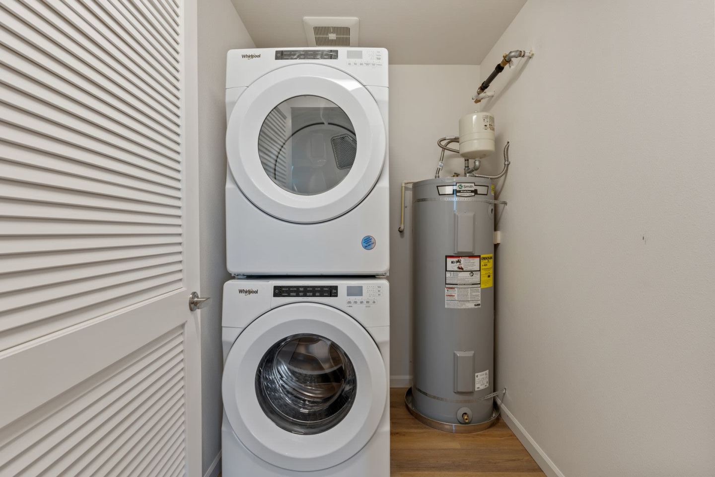 Pacific Valley Apartments Image 15