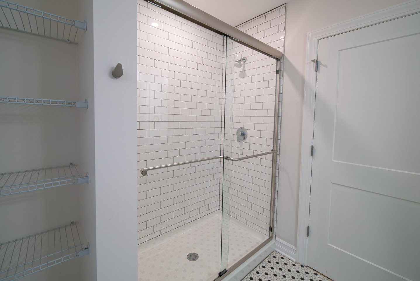 Walcot Apartments at 257 Elmwood Image 6