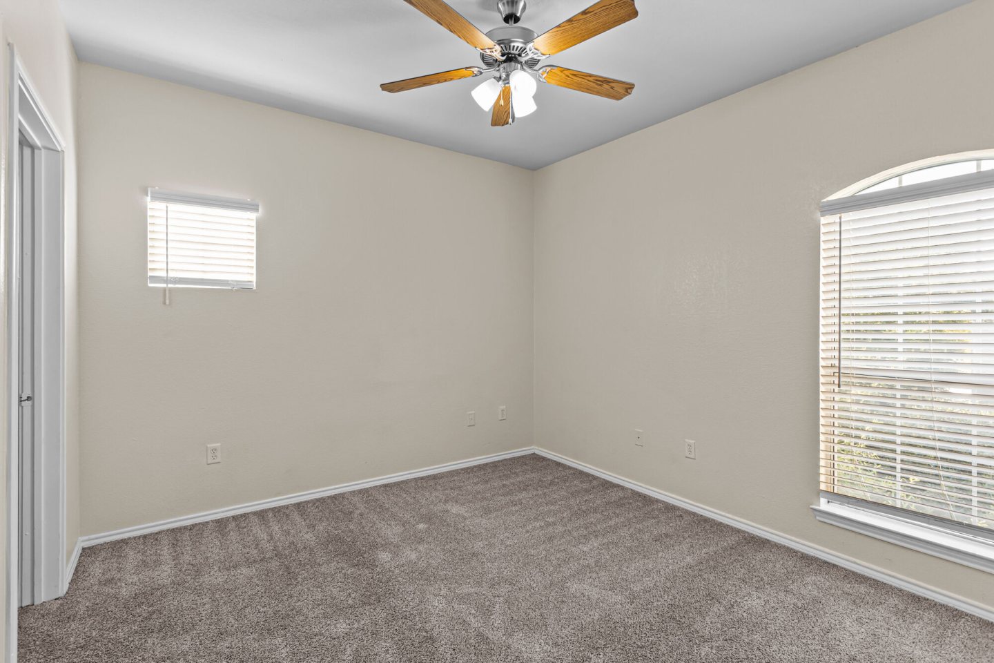 Fountains of Burleson Apartments Image 14