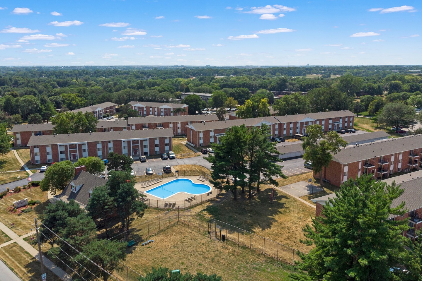 Colonial Village Image 17