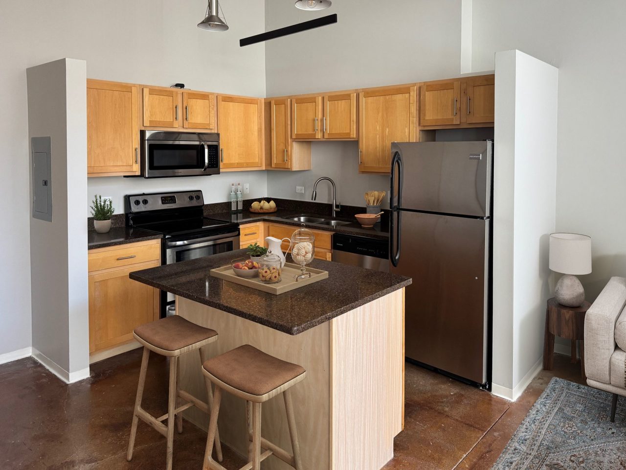 Ovaltine Court Image 18