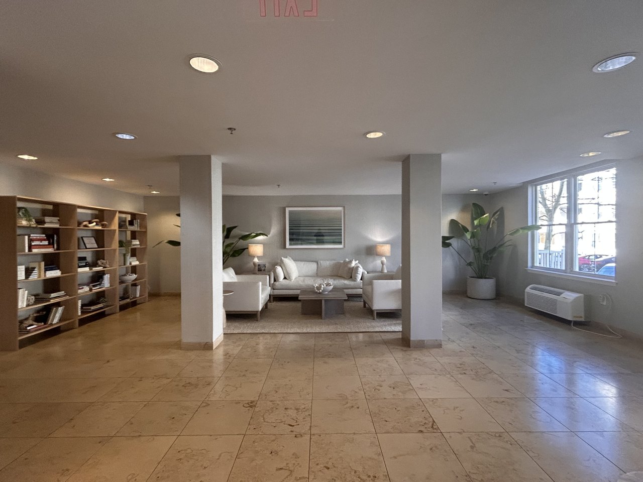 Pier Village Image 35