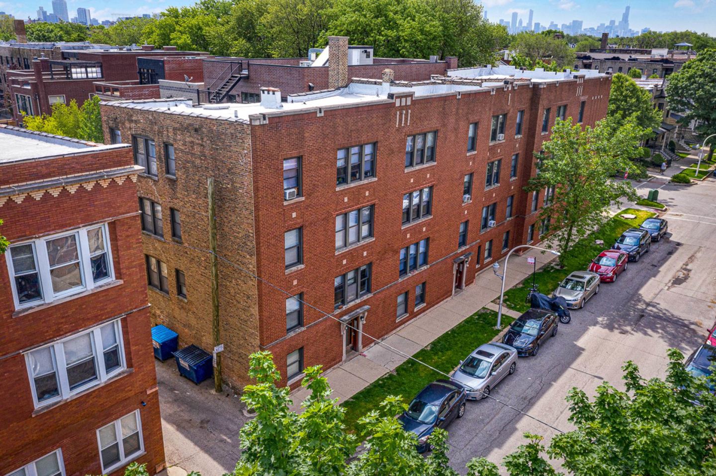 1478-80 W Byron St Image 3