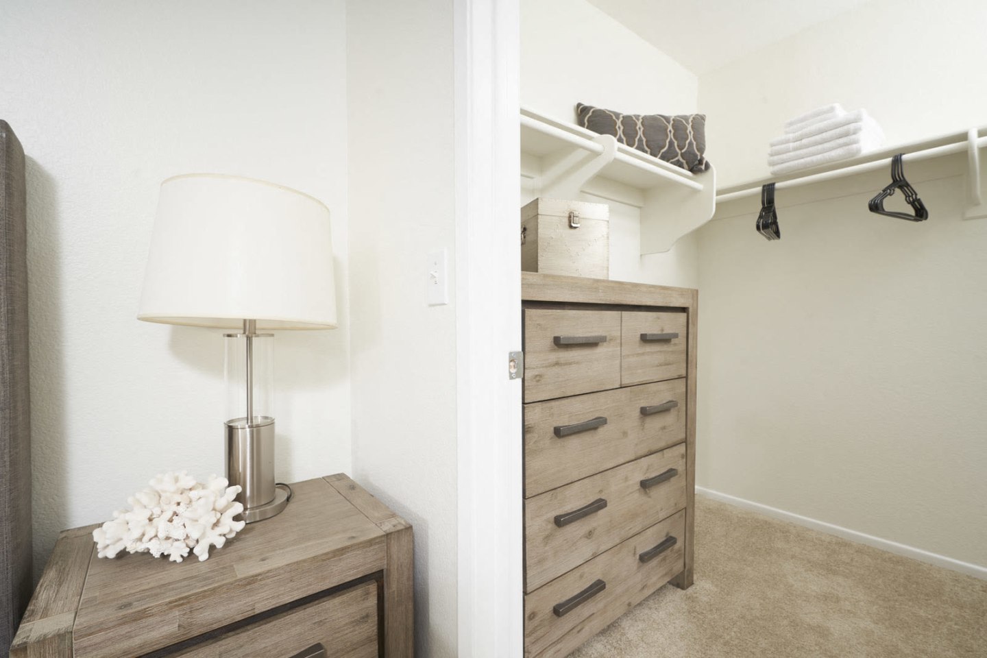 The Knolls Apartment Homes Image 26