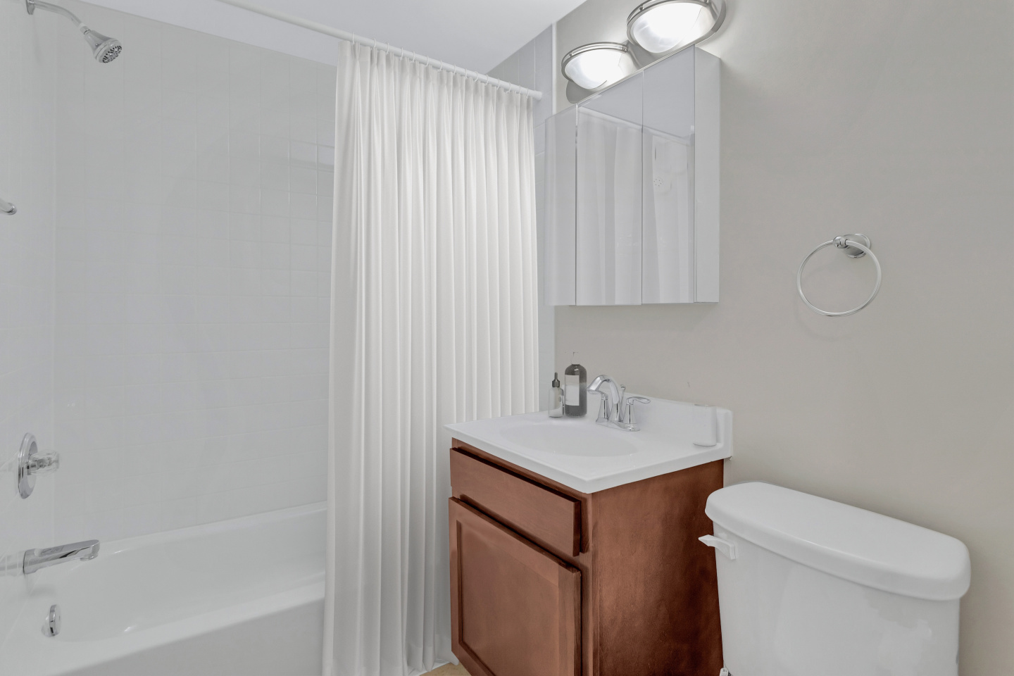 Washington Square Apartments Image 8
