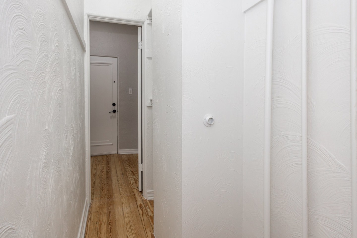1030 Washington Image 12