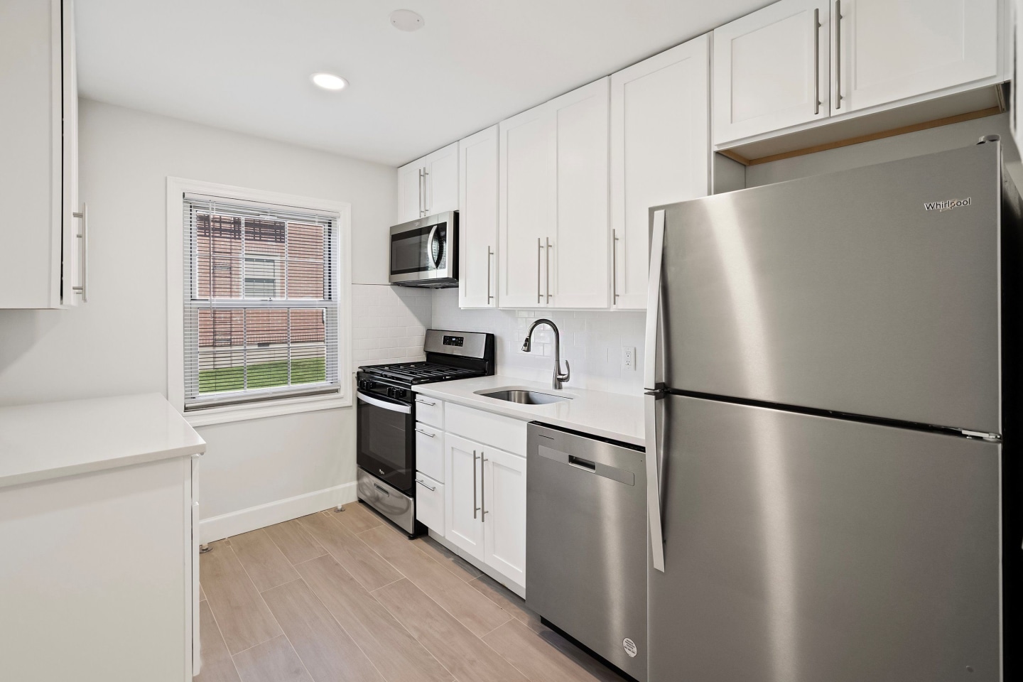 Palisades Gardens Apartments Image 1