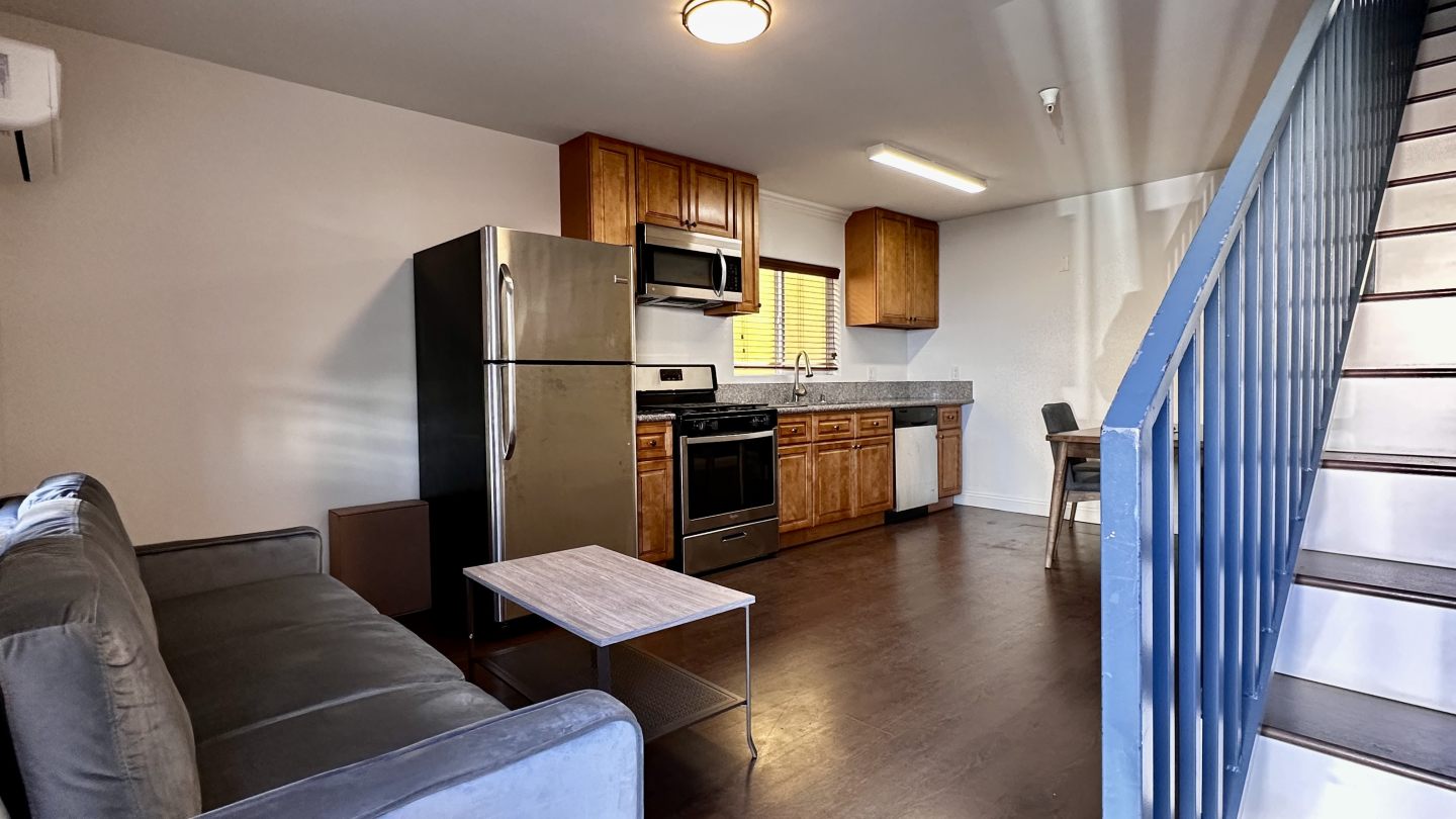 1360 W 24th Street Image 15