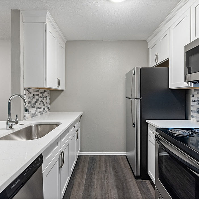 Parkwood Apartment Homes Image 2