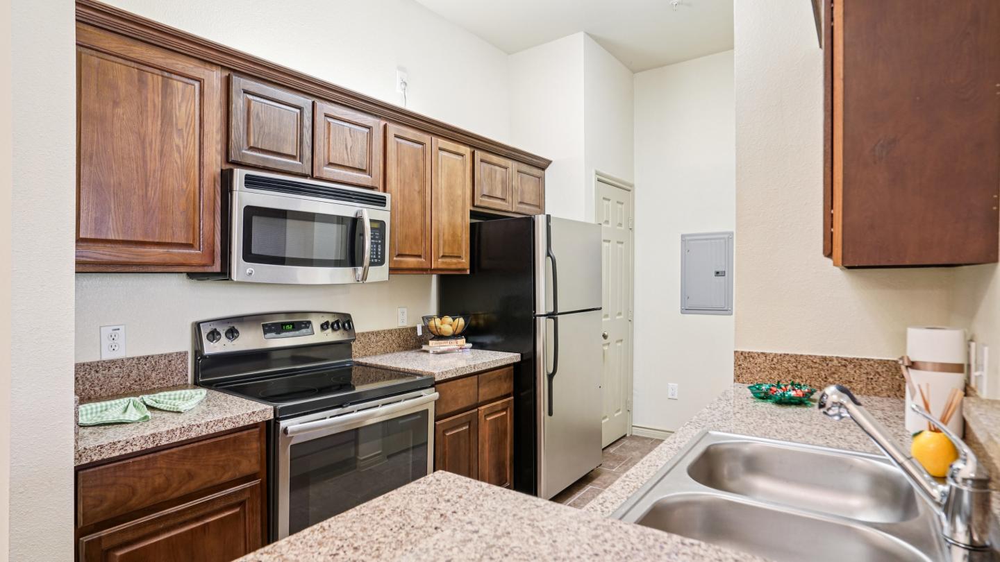 Crest Manor Image 32