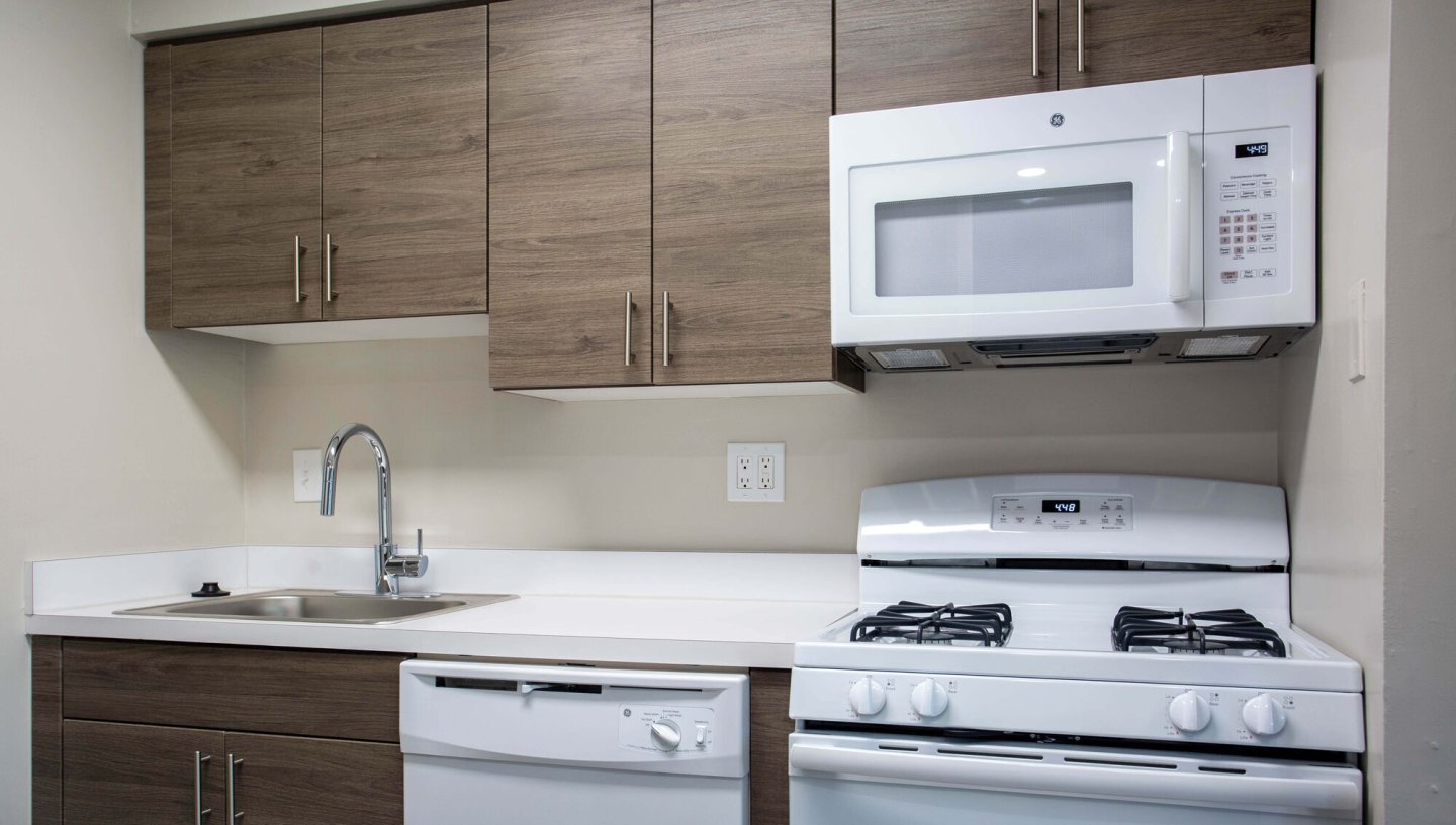 Lion's Gate Apartments Image 2