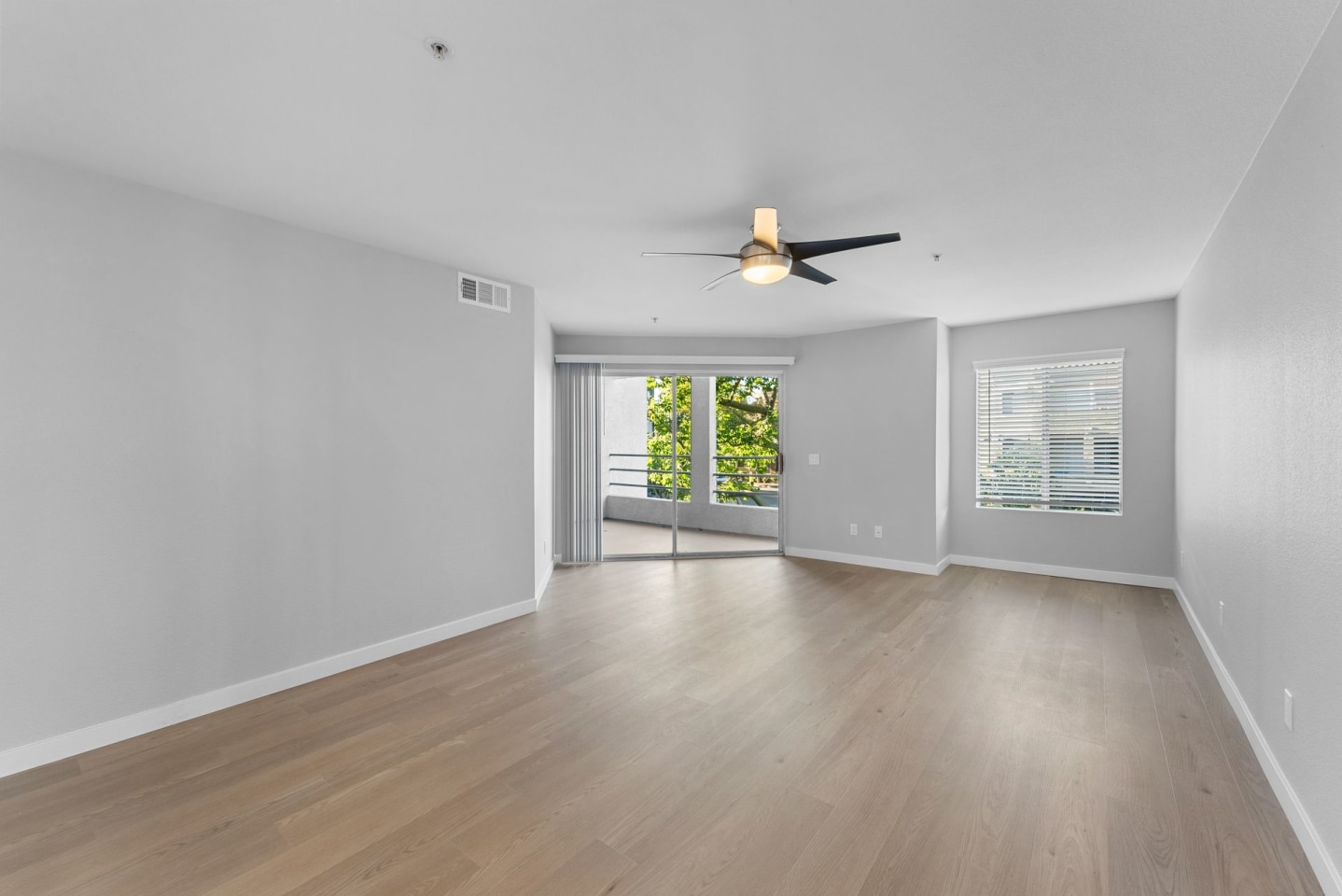 The Grand Costa Mesa Image 21
