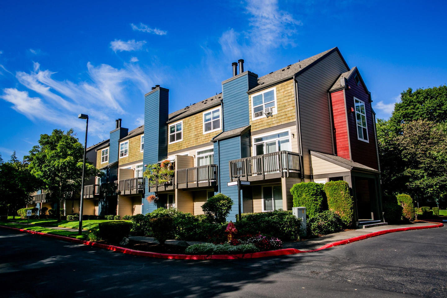 The Colonnade Luxury Townhome Apartments Image 5