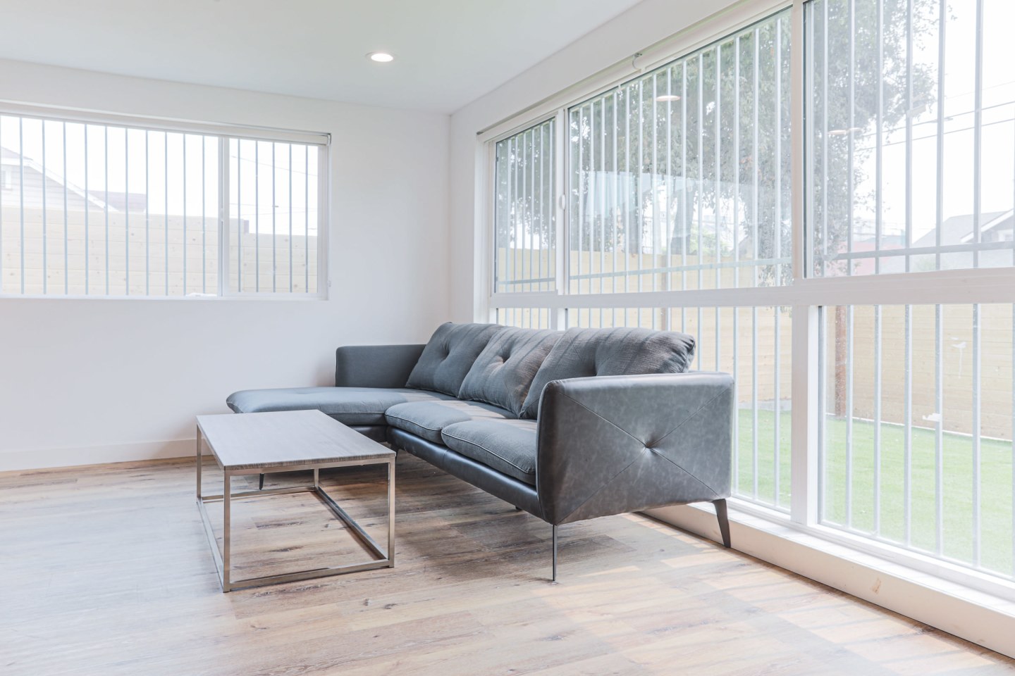 1545 W 36th Place - Co-Living Image 6