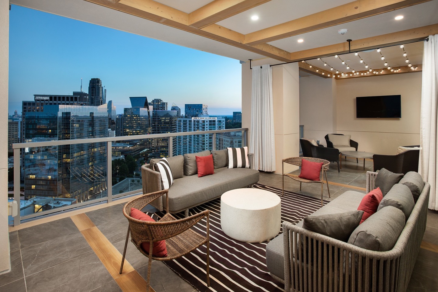The Huntley Luxury Apartments Image 68