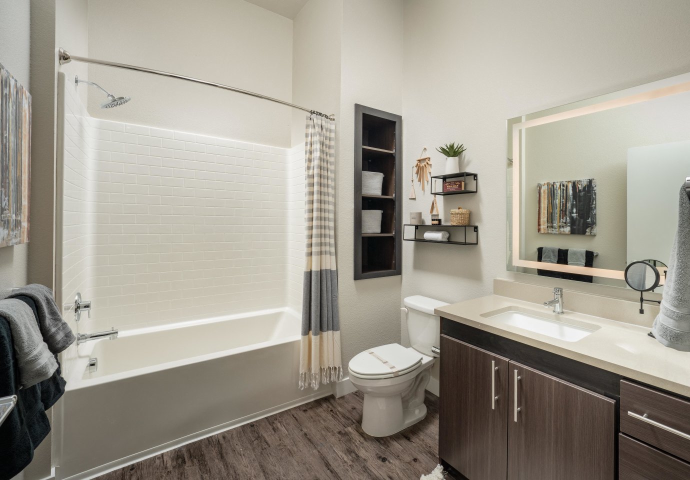 Ladera Apartments Image 5
