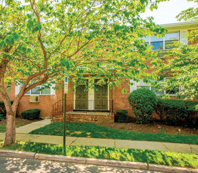 Kennedy Gardens Apartments Image 8