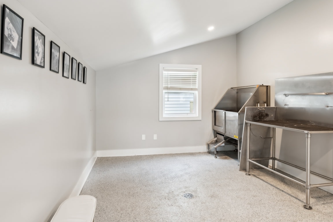 Linkhorn Bay Apartments Image 15