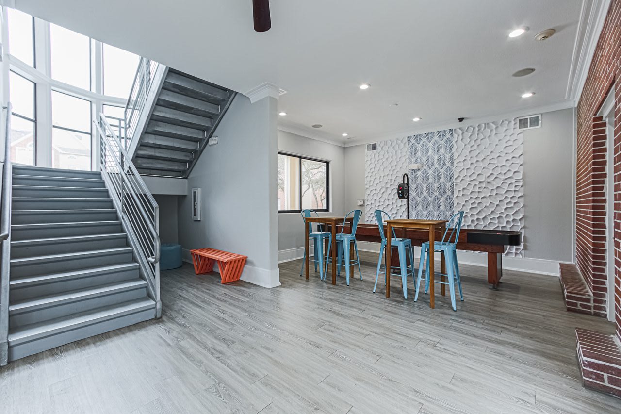 The Village at Bellaire Apartments Image 12
