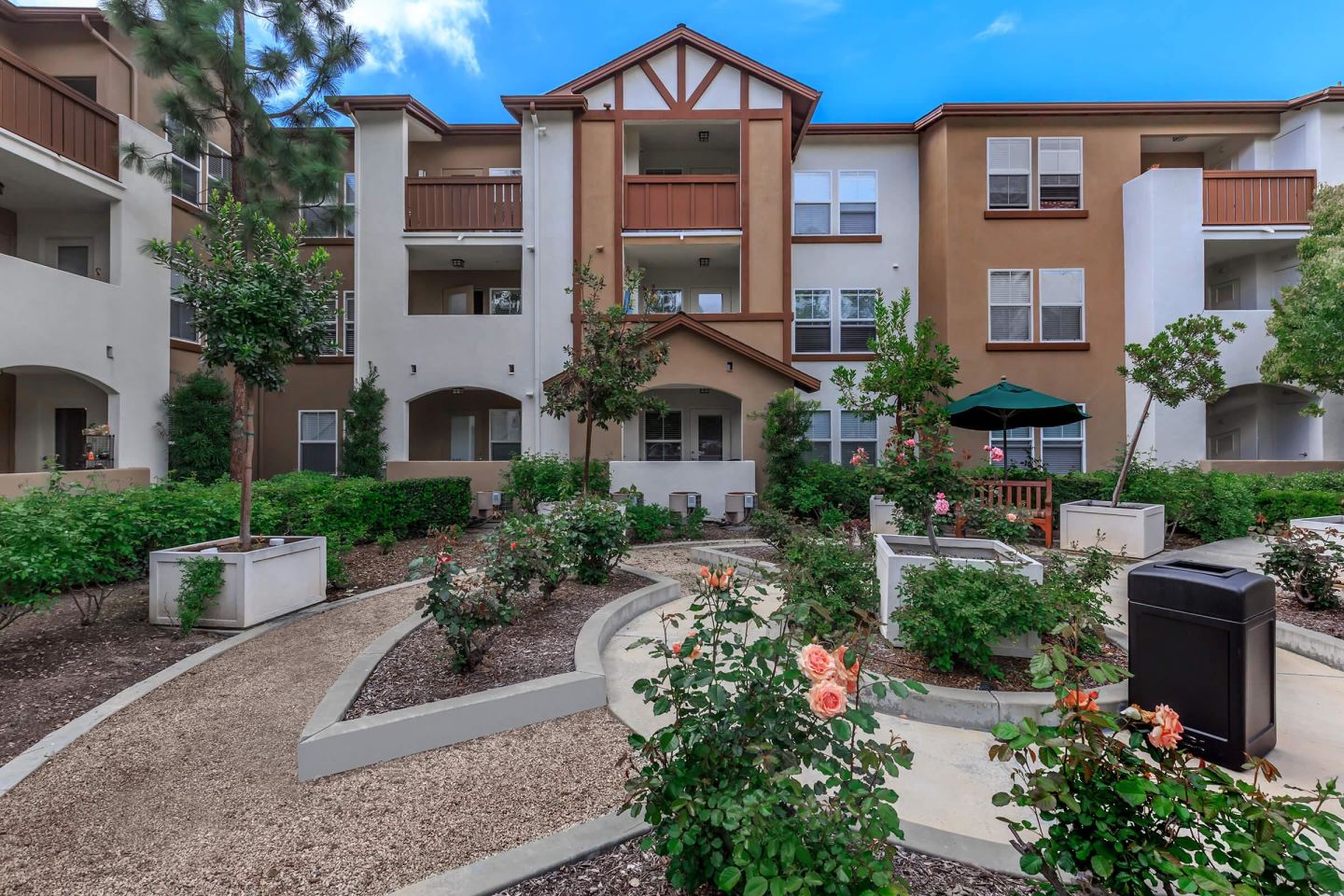 Heritage Park Senior - Ladera Image 4