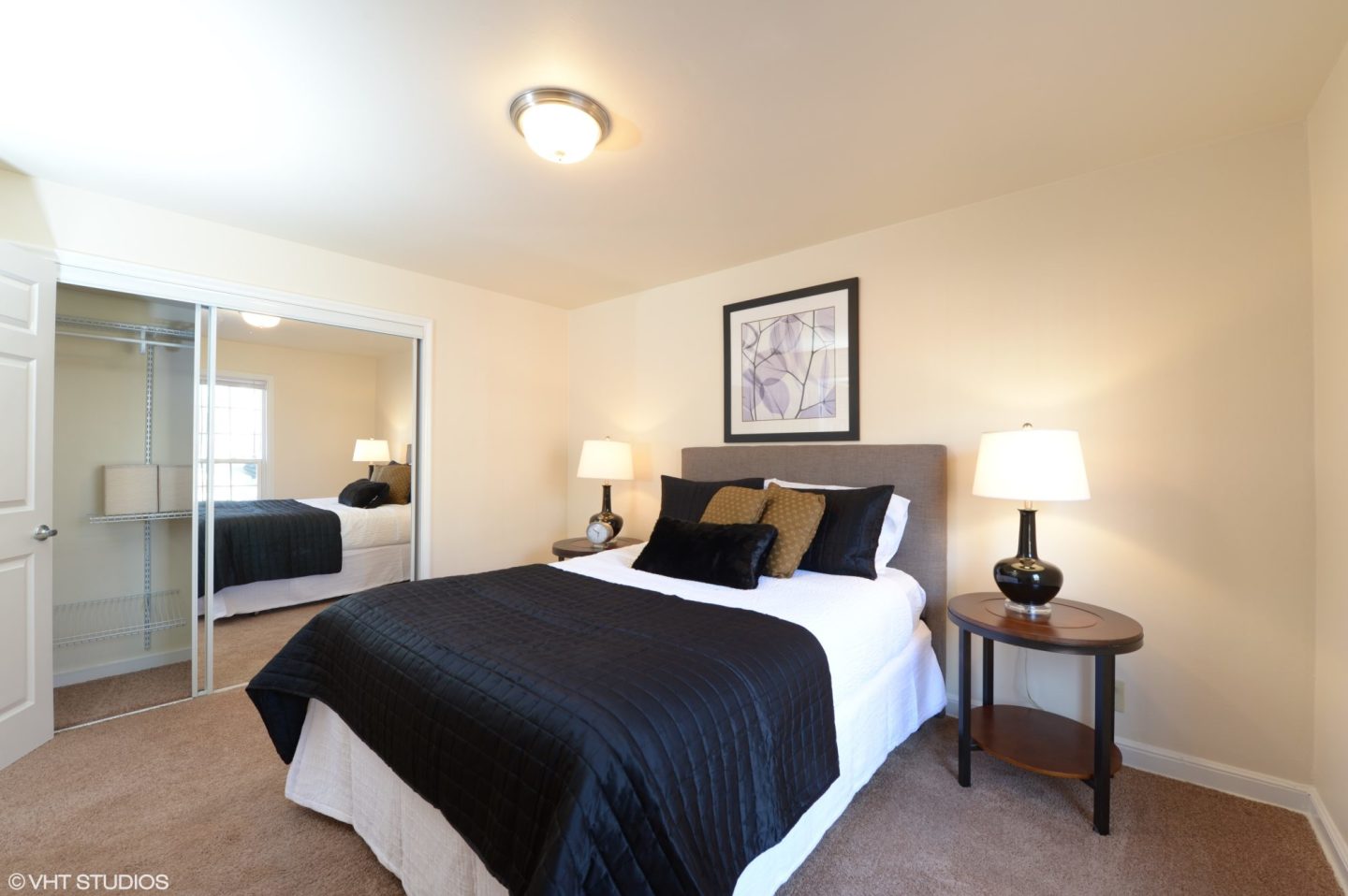 Colonial Court Apartments Image 16