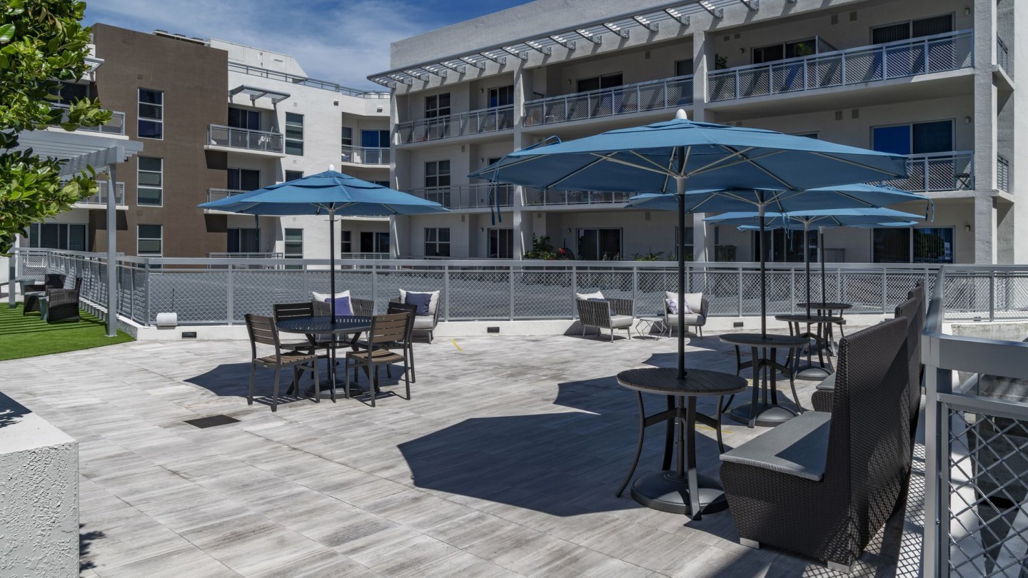 Blu27 at Edgewater Image 21